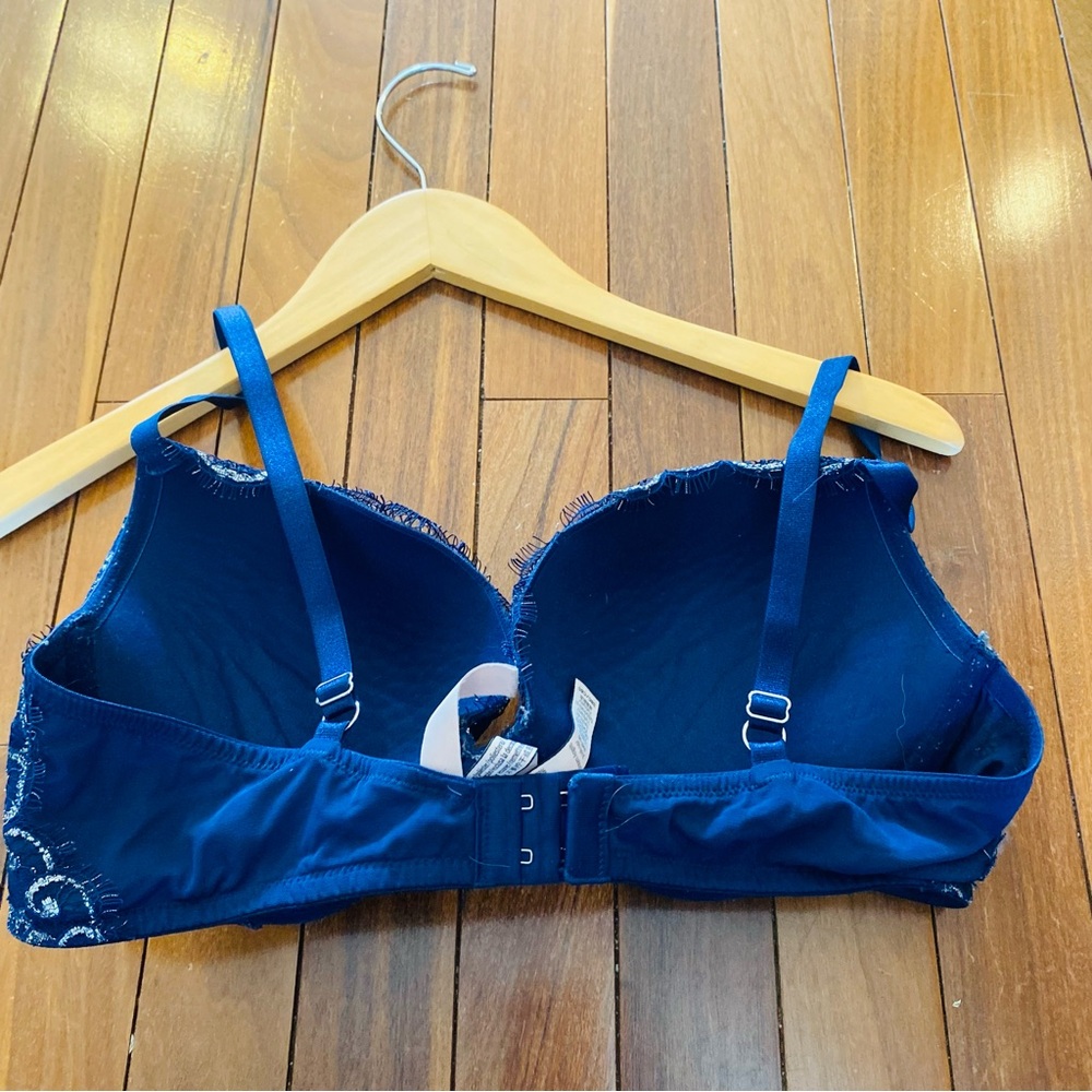 Victoria Secret Navy Metallic Lace Bra - Picture 4 of 5